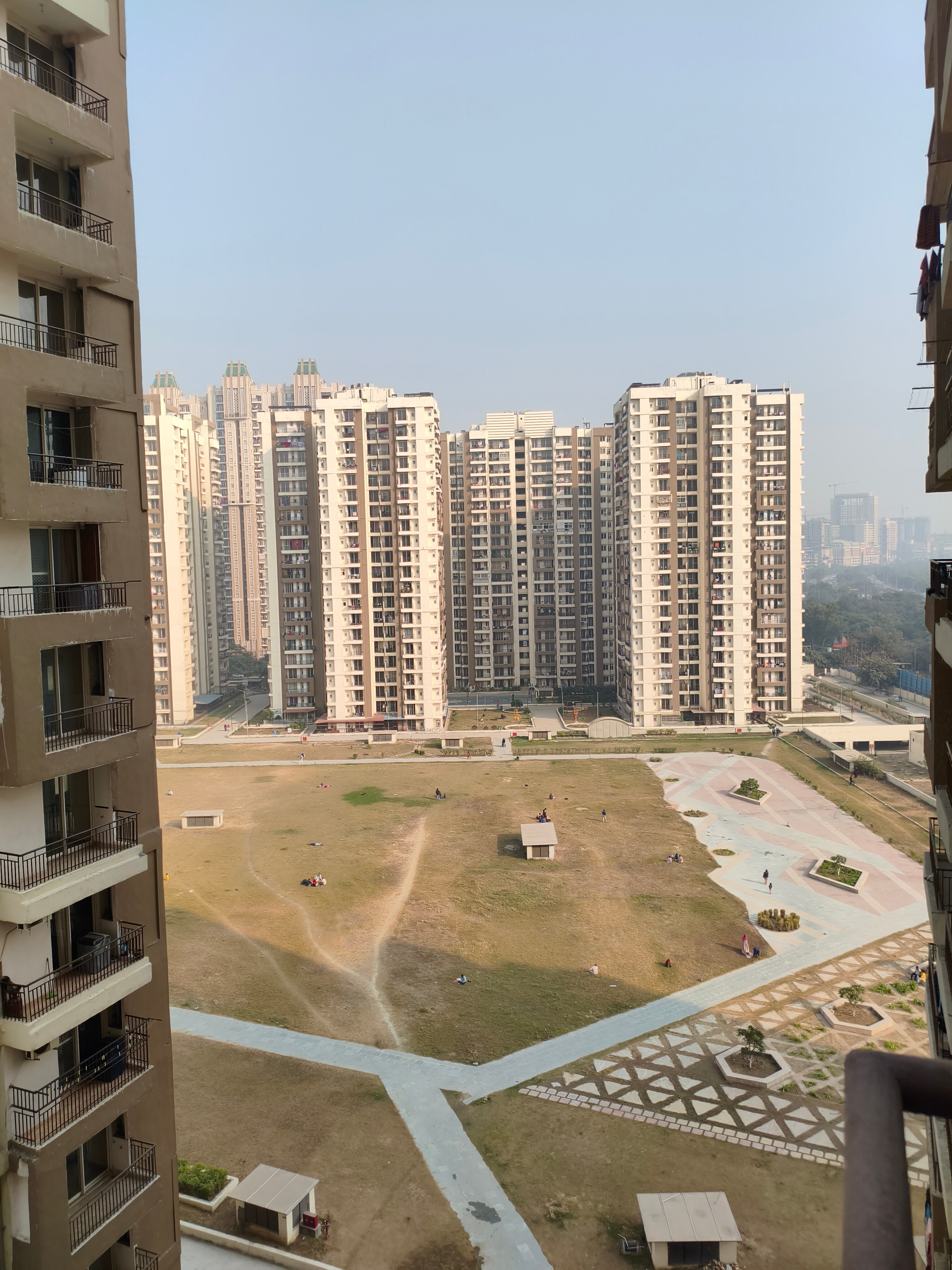 Amrapali Golf Homes review image