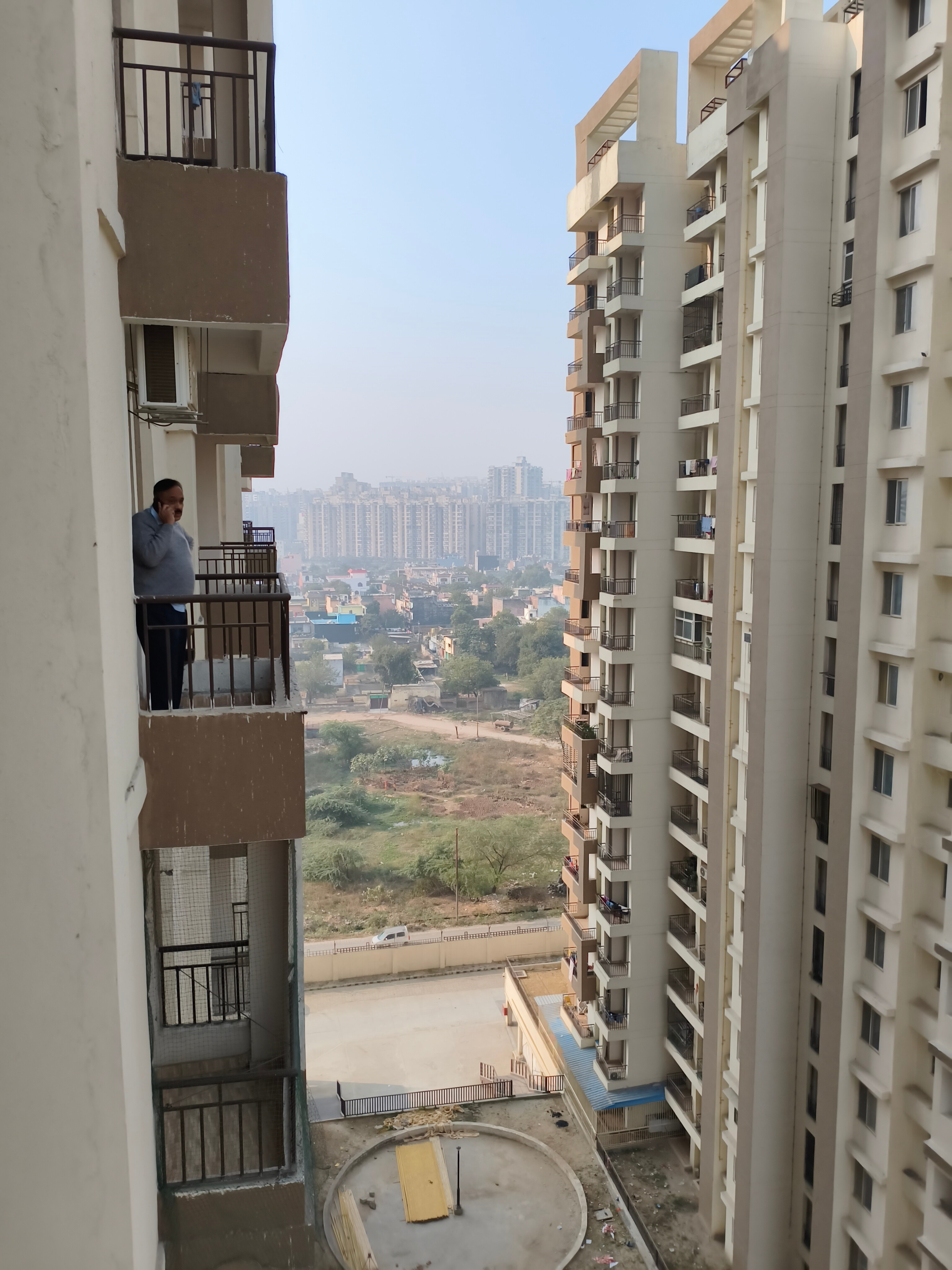 Amrapali Golf Homes review image