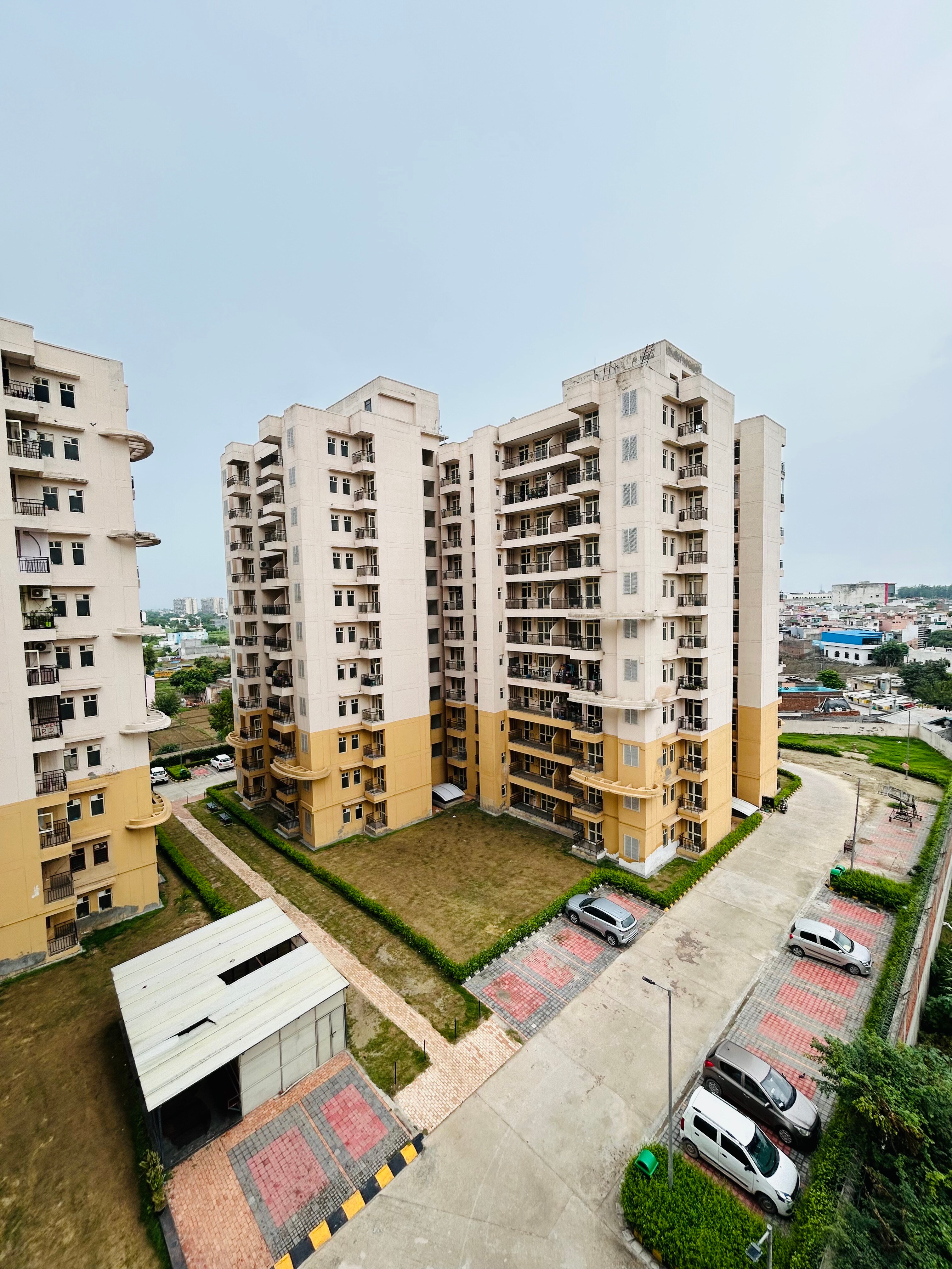 Pardesi Ushay Tower review image
