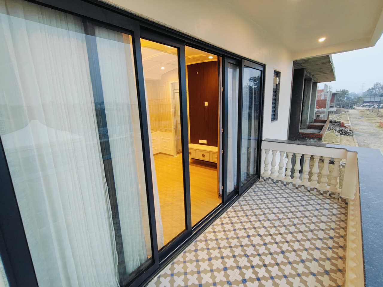 Vanshika Ontario review image