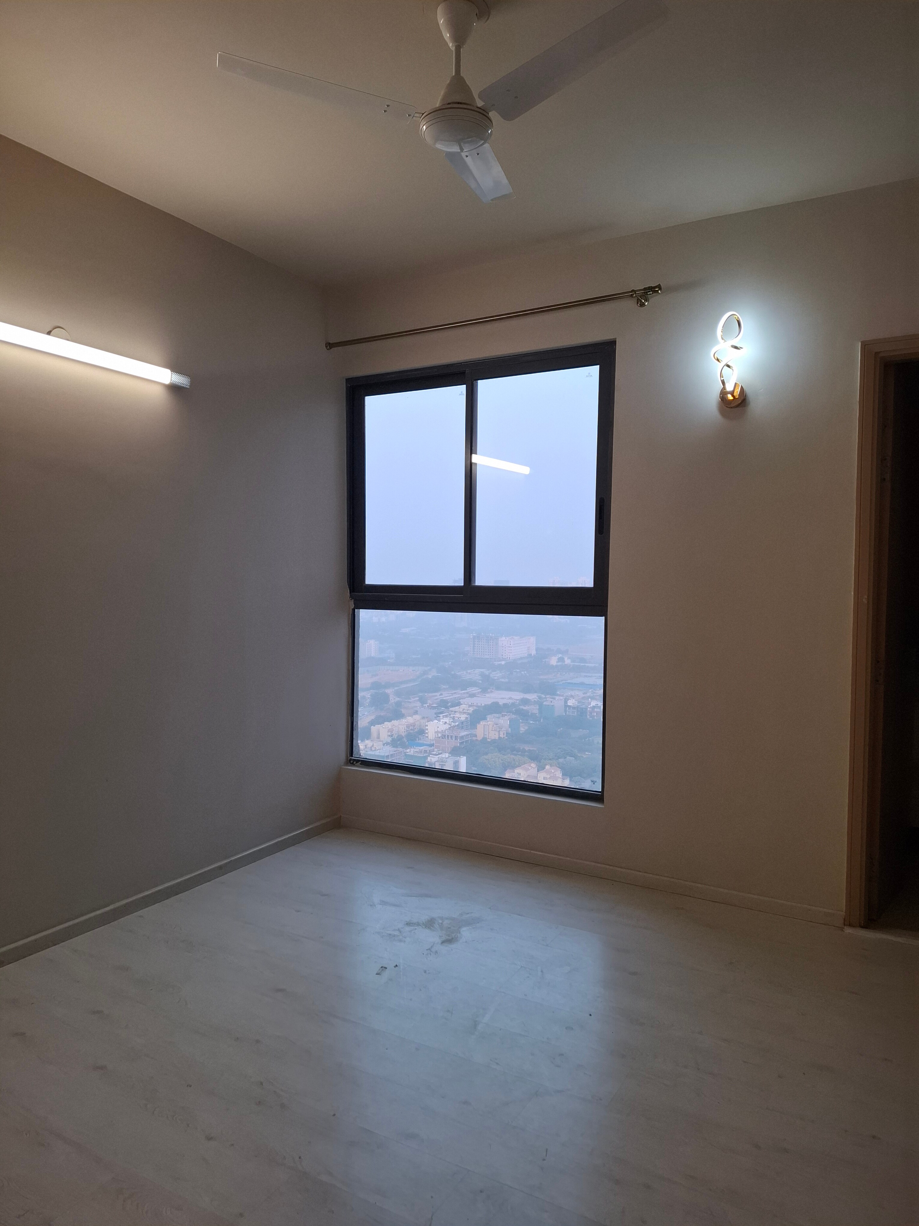 Hundred Keys Realty