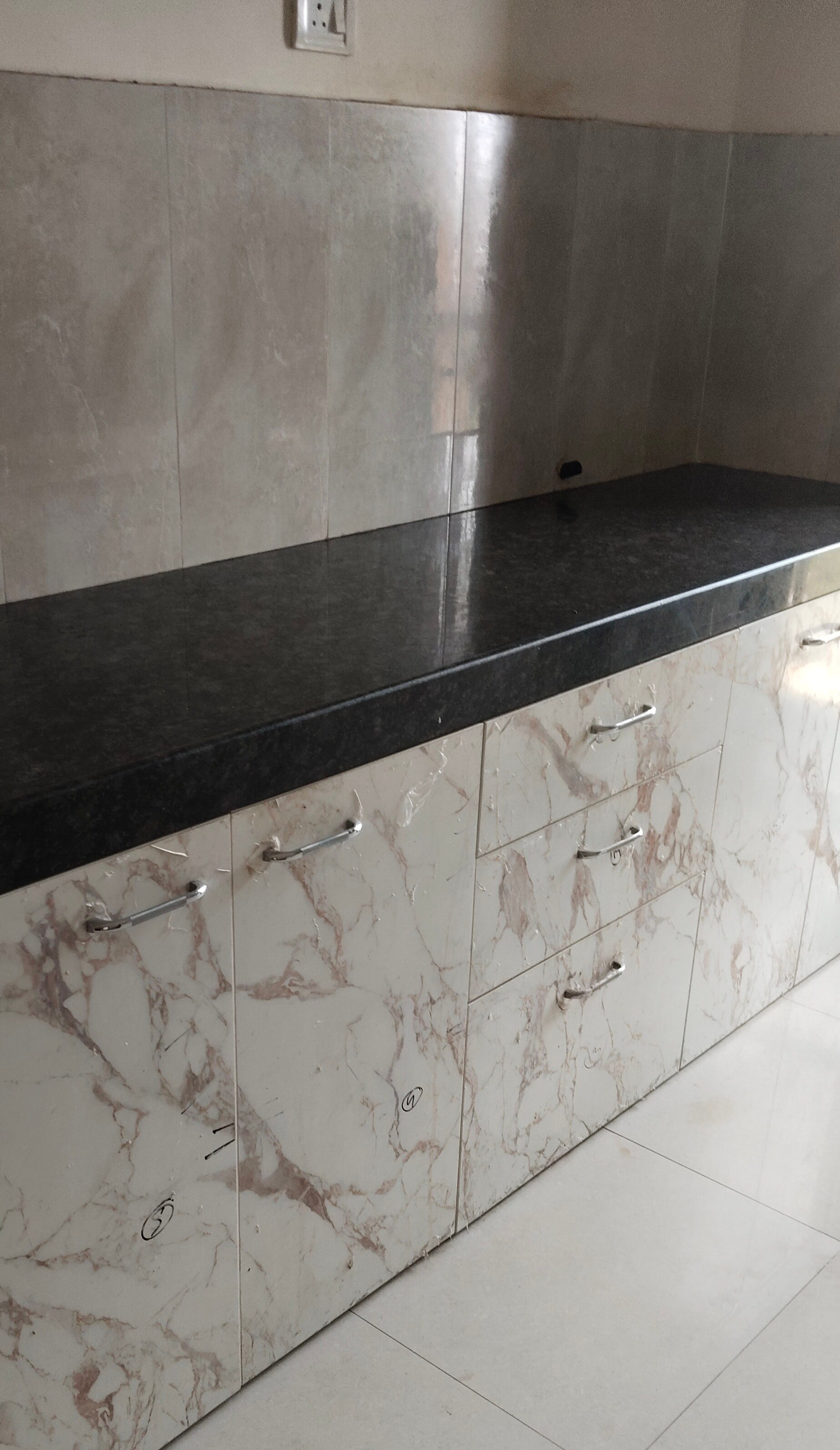 Rustomjee Avenue L1 review image